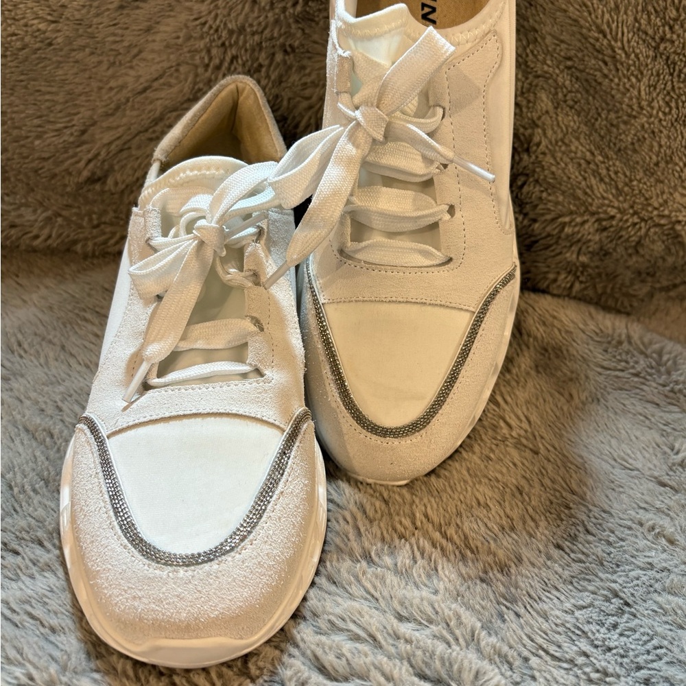 Vaneli White Women's Sneakers Elegant